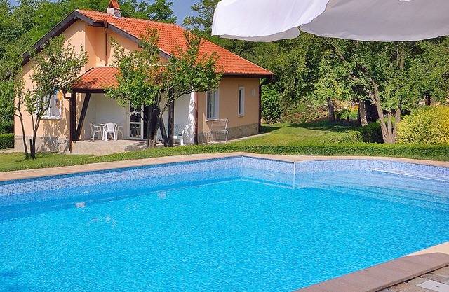 Villa Rosa con piscina - Sunny Beach Area