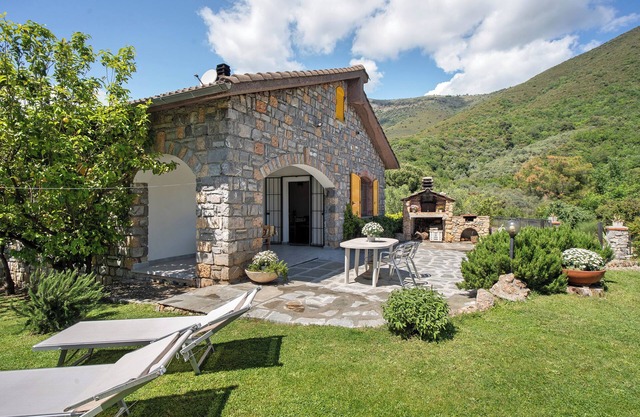 Villa 'Rosmarino' con vistas a la montaña, Wi-Fi y aire acondicionado