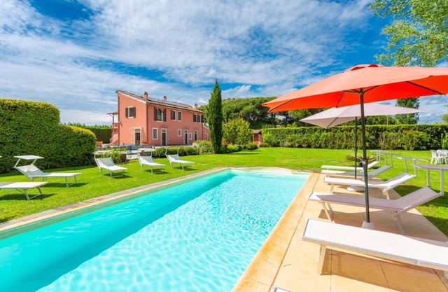 Villa Rossa Large Private Pool, WiFi