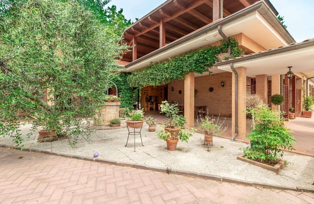 Villa en Carassai con 3 habitaciones, capacidad 8