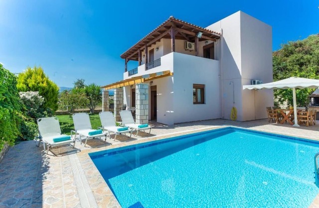 Villa Roumeli near the sea