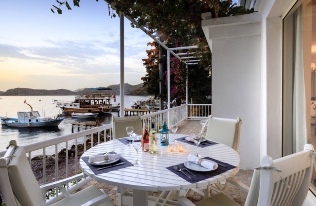 Villa Ruyam - Two Bedroom Villa, Sleeps 4
