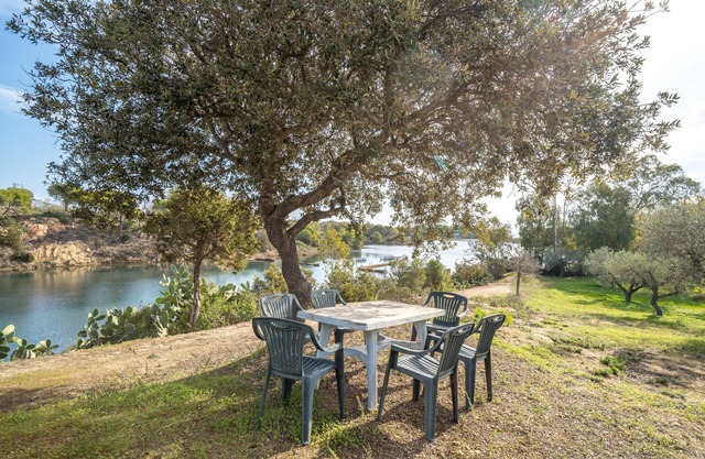 Villa 'Sa Curcurica' con vistas al mar, terraza privada y Wi-Fi