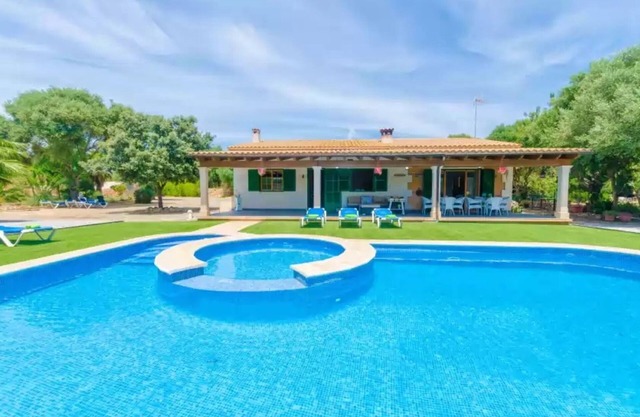 Villa 'Sa Sargantana' con piscina privada, terraza privada y Wi-Fi