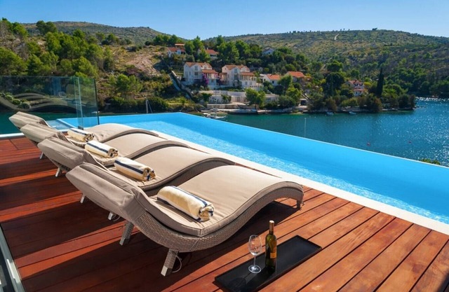 Villa Sajonara - Private villa with pool, Brac Island