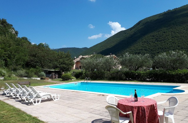 Villa Salimbeni 9 habitaciones, gran piscina, vista panorámica, para 18 personas