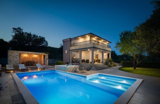 Villa Salvador in Dicmo, private pool