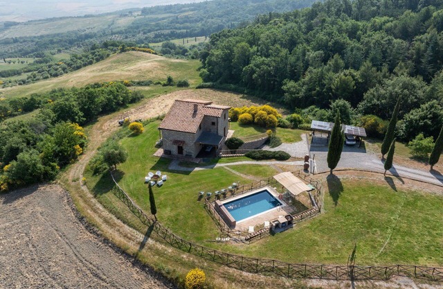 Villa en Campiglia D'orcia con 3 habitaciones, capacidad 6