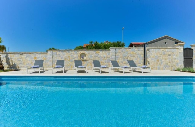 VILLA SARA 4* WITH HEATED POOL