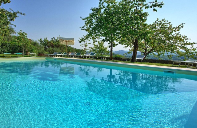 Villa en Sarteano con 10 habitaciones, capacidad 16