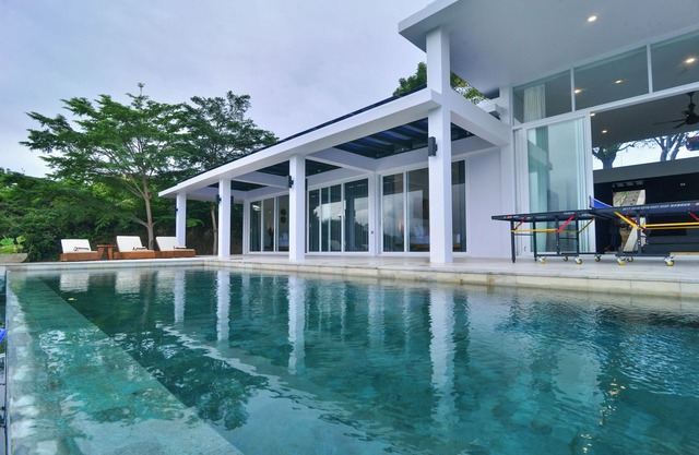 VILLA SEGER LOMBOK