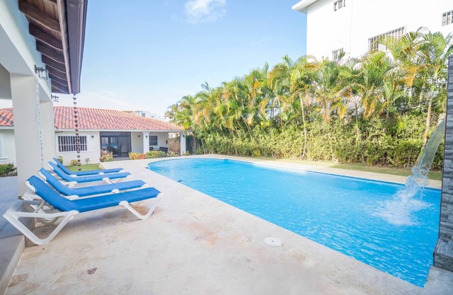 Villa Selena - ¡Villa de 5 habitaciones en el centro de Sosua!