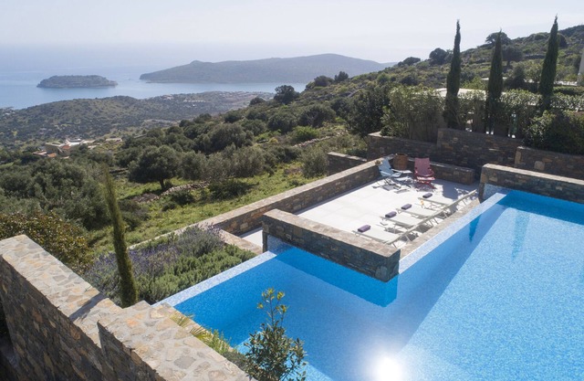 Villa Sendal es una villa moderna de nueva construcción con vista panorámica a Spinalonga