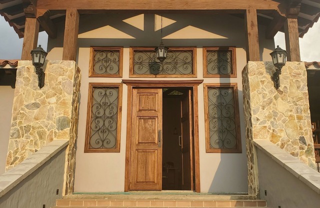 Villa Serena, ubicada a solo un paso del parque principal.