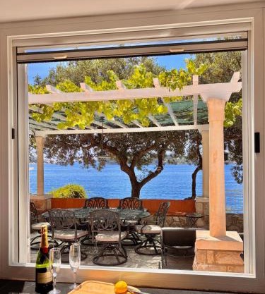Villa Serenity - Seaside 3bd Home