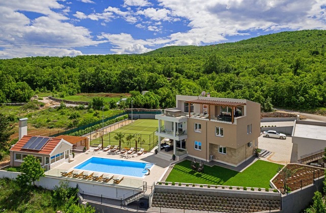 Villa Seven Lakes - piscina climatizada, cine, tenis, jacuzzi,
