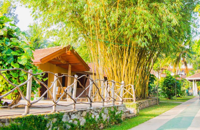 Villa Shade