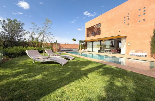 Villa Sissi, PRIVATE VILLA - 4 bedrooms / 4 bathrooms - Heated swimming pool - Breakfast & Housekeeper included - Parki