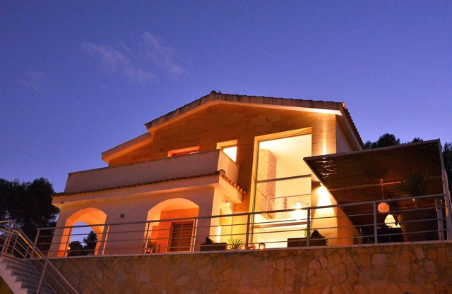 Villa Sitges Arhat 10, minutos de Sitges en coche. A/C. Diseño y tranquilidad