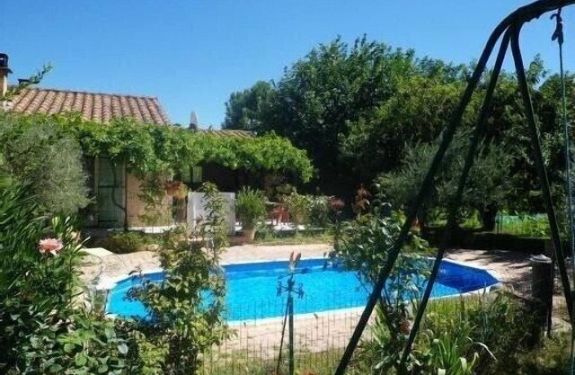 Villa con cocina de verano, terraza, piscina privada, barbacoa, terreno sombreado