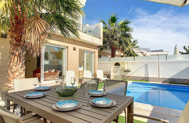 Villa con piscina privada y jacuzzi
