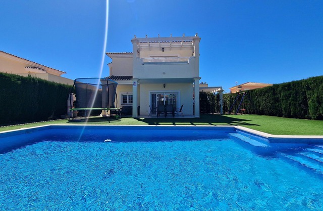 Villa Sofía - 2 Bed villa with private pool and garden