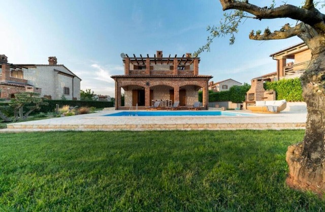 Villa Sole in Central Istria for 10 people with 4 bedrooms and private pool