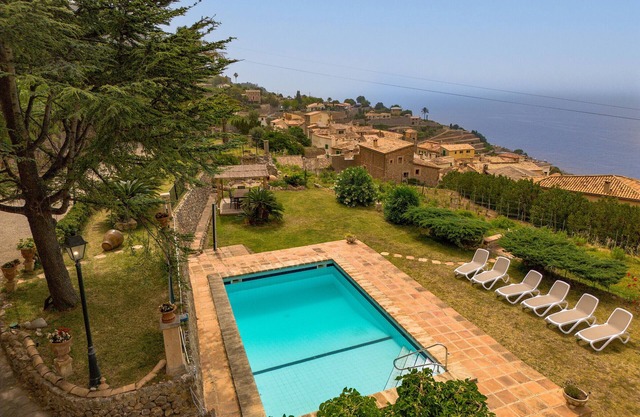 Villa Son Vives, impresionante mansión con vistas al mar panorámicas inmejorables en Banyalbufar