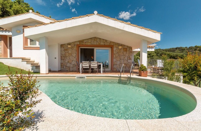 Villa Stefanina - Sea view and private garden near Cala Sinzias