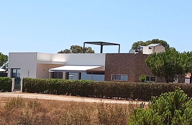 Villa 'Sunrise House' con vistas al mar, Wi-Fi y aire acondicionado
