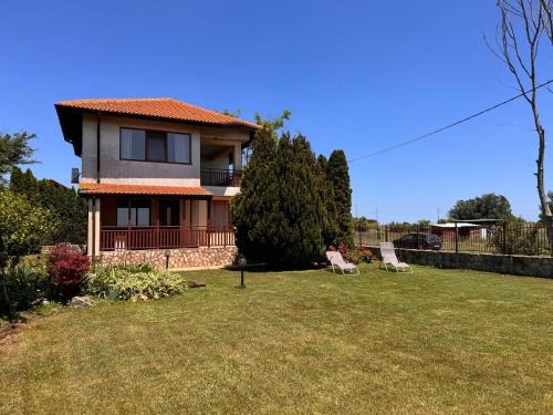 Villa Sunrise with a sea view in a quiet and peaceful place