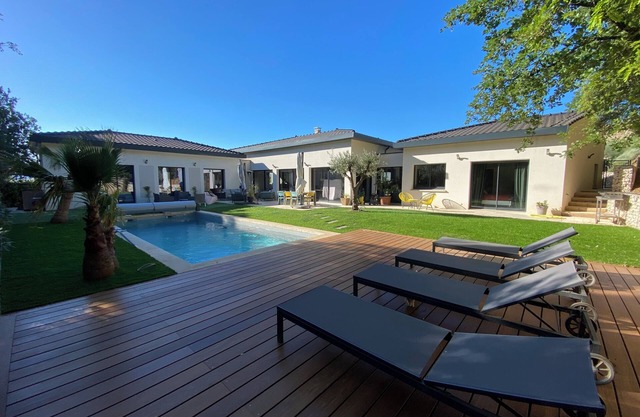 VILLA SWIMMING POOL DRÔME PROVENÇALE