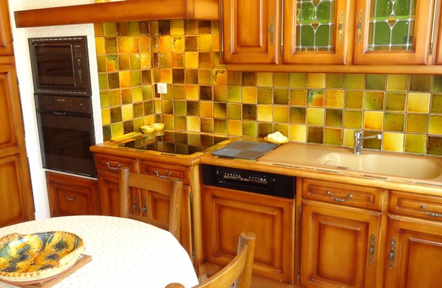 Villa Taillades, 3 bedrooms, 6 persons