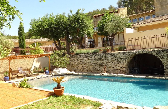 Villa Taillades, 3 bedrooms, 6 persons