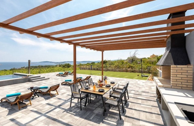 Villa Tajana - Private villa with pool and play court