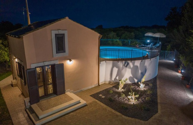 Villa Tatai Country House by Dimore Trinacria