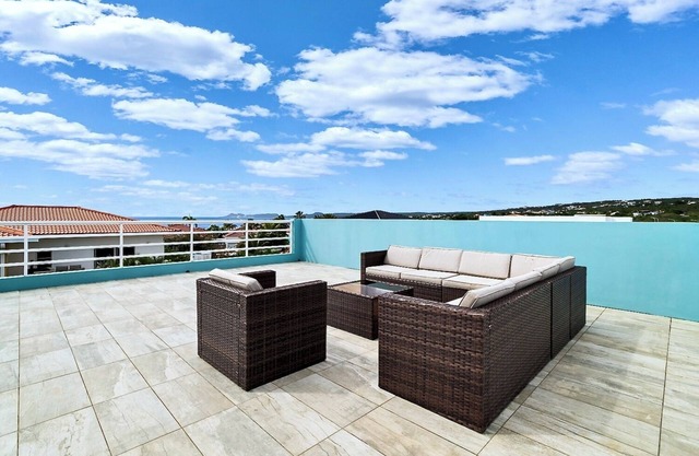 Villa TealSea Views 3-bedroom villa in Sabadeco with Salt Pool, WiFi, AC