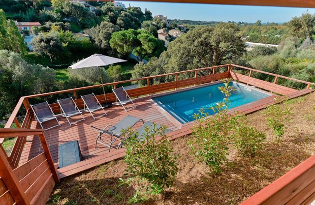 Villa Terrasse et Piscine à l'entrée de Porticcio