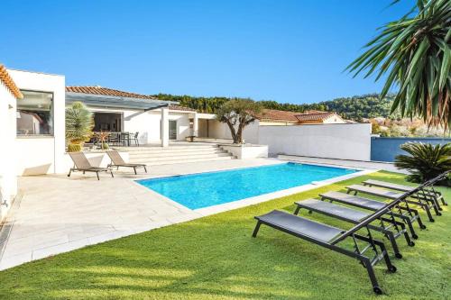 Villa Terre des Vins by Villa Plus