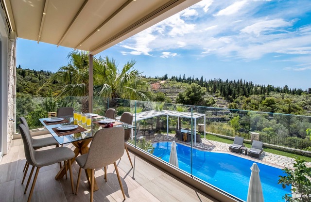 Villa "Thanasis" con vistas al mar, piscina privada y Wi-Fi