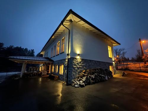 Villa The Old School Plana with Hot Pool & SPA by BookVillaBG