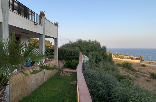 Villa the pine forest by the sea (200m from the sea)