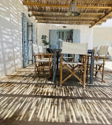 VILLA THEIA - SELENE , appartement de charme pour 4 à 6 personnes prés de la plage et du village de Koufonissi