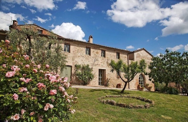Villa to rent in San Giovanni d\'Asso