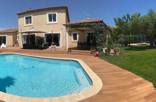 Villa Tout Confort au Calme Avec Piscine