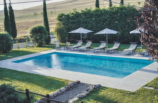 Villa Tre Civette: A characteristic and welcoming apartment that is part of an ancient country house located in the heart of the Val d'Orcia, with Free WI-FI.