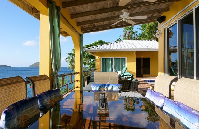 Villa Tryst Waterfront Luxury!