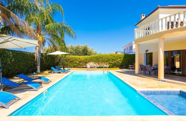 Villa Tsikkos Ena