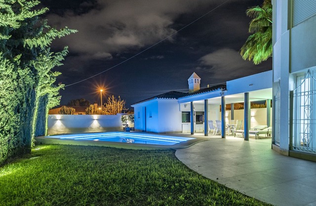 Villa Uvarovita