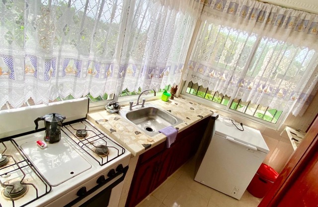 Villa Valencia. Casa Caribeña en Los Patos de Barahona. Ideal Para familias.